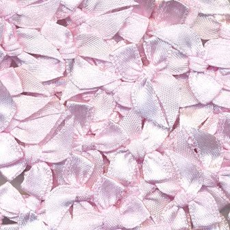 Satijnen strikjes roze (ca. 100 stuks)