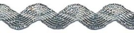 Zilverkleurig zig-zag band 9 mm (ca. 25 meter) Zilverkleurig zig-zag band 9 mm (ca. 25 meter)