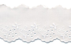 Broderie wit 100% KATOEN 50 mm #1302 (ca. 13,5 m) Broderie wit 100% KATOEN 50 mm #1302 (ca. 13,5 m)