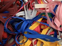 Mix van restjes nylon rits maat 3 (ca. 25 m) Mix van restjes nylon rits maat 3 (ca. 25 m)
