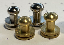 Geweerknop vernikkeld messing 7,0 mm met korte schacht (ca. 100 stuks) Geweerknop vernikkeld messing 7,0 mm met korte schacht (ca. 100 stuks)