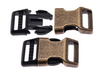 Half metalen gebogen verstelbare klikgesp zwart/brons 25 mm (1 stuk) Half metalen gebogen verstelbare klikgesp zwart/brons 25 mm (1 stuk)