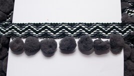 Ibiza pompom band antraciet 45 mm (ca. 5 meter) Ibiza pompom band antraciet 45 mm (ca. 5 meter)