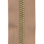Metalen rits beige/zandkleurig #573 met messing tanden maat 5 (ca. 5 m) Metalen rits beige/zandkleurig #573 met messing tanden maat 5 (ca. 5 m)