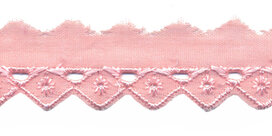 Broderie licht zalm 25 mm (ca. 13,5 m) Broderie licht zalm 25 mm (ca. 13,5 m)